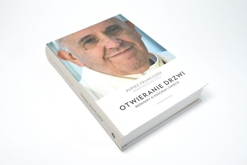 Warto przeczytać... „Otwieranie drzwi. Rozmowy o kościele i świecie”