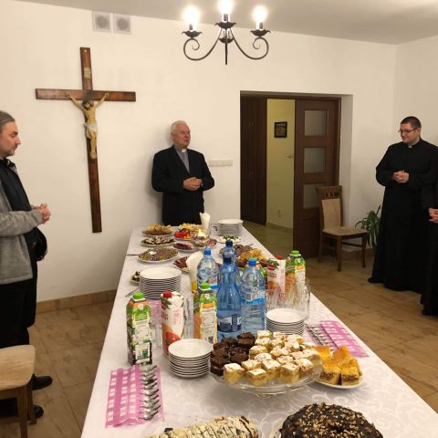 Spotkania księży posługujących w kręgach Domowego Kościoła.